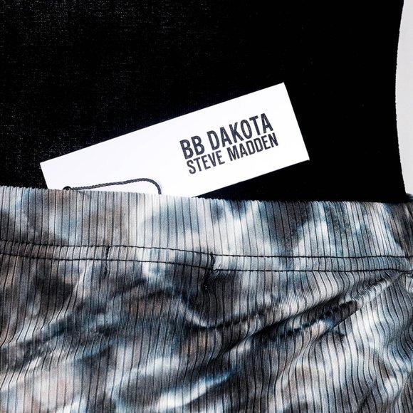 NWT 🌟Host pick🌟 BB DAKOTA BY STEVE MADDEN TIE-DYE CINCHED PENCIL SKIRT   - M - Picture 8 of 9